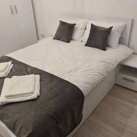 Apartament De Lux Bacău Exterior foto